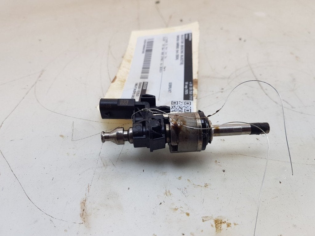 INJECTOR BRANDSTOF Skoda Karoq (|05C906036|05C036|), Robert Bosch AG, Gebruikt, Skoda, Robert-Bosch-Allee 1
74232  Abstatt, DE