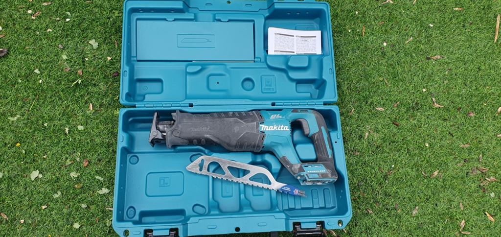 Scie alternative à batterie Makita DJR187ZK 18 V, Bricolage & Construction, Enlèvement ou Envoi, Scie sabre