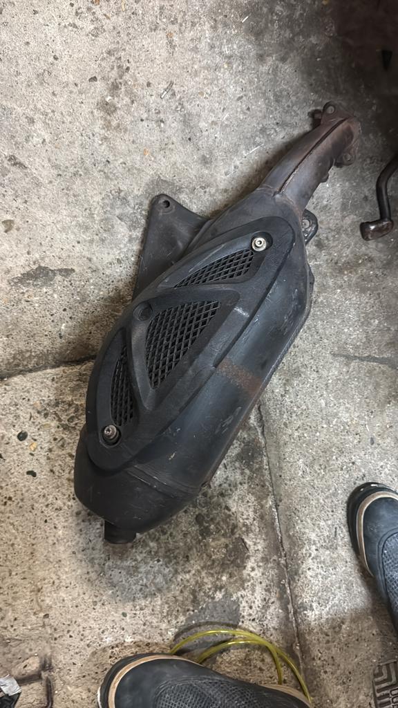 Skr Hexa runner 125cc uitlaat, Vélos & Vélomoteurs, Enlèvement, Comme neuf, Pot d'échappement