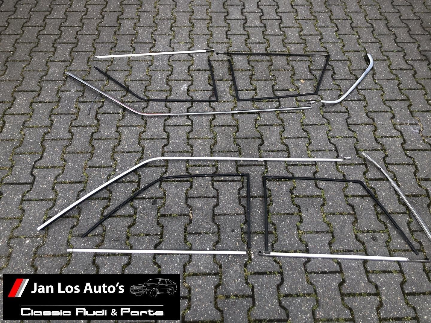 Raamlijsten en regengoten links en rechts Audi 90 B2, -, Audi, Utilisé, -