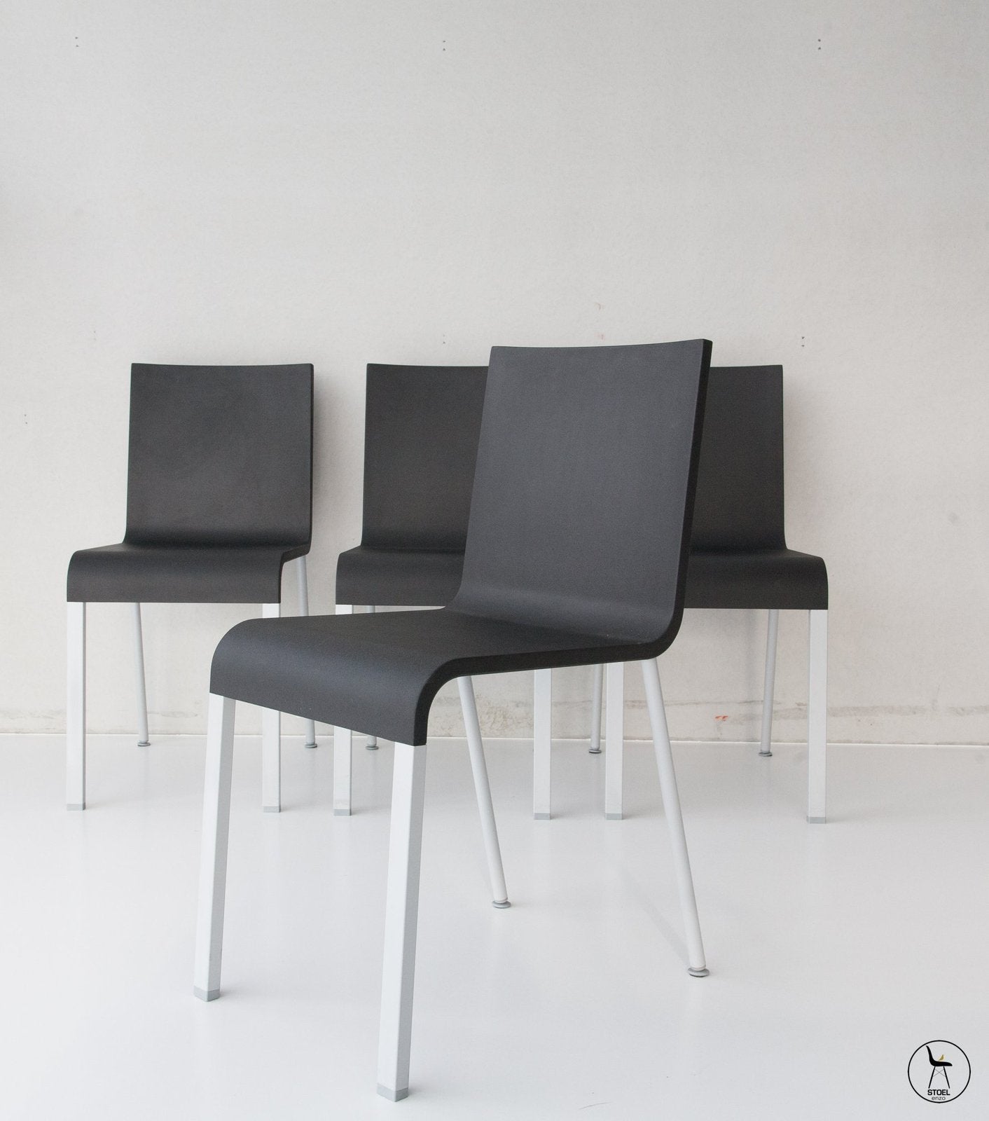 Vitra maarten van Severen niet stapelbare stoelen 12 stuks, Huis en Inrichting, Ophalen, Zo goed als nieuw, Zwart