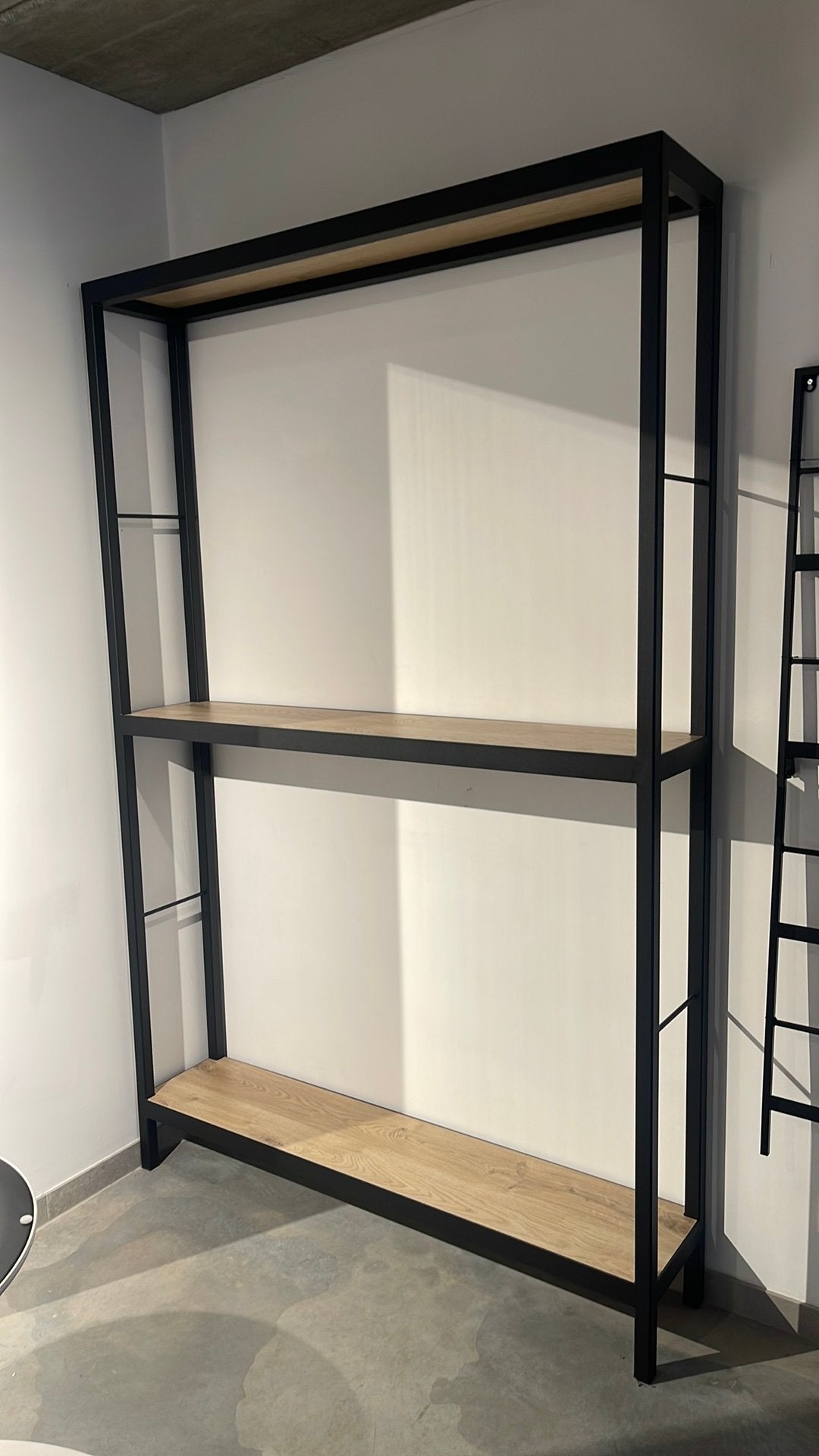 Metalen rek met houten legplanken, Zakelijke goederen, Ophalen, Gebruikt, Kast