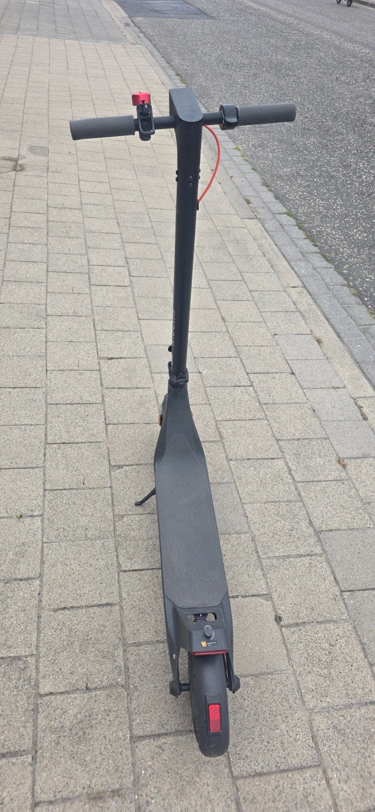Trottinette électrique Xiaomi 4lite, Vélos & Vélomoteurs, Trottinettes, Enlèvement ou Envoi