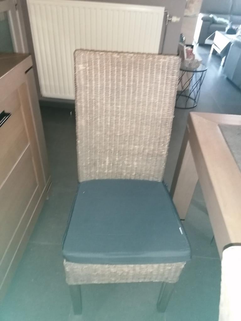 Rieten stoelen, Ophalen