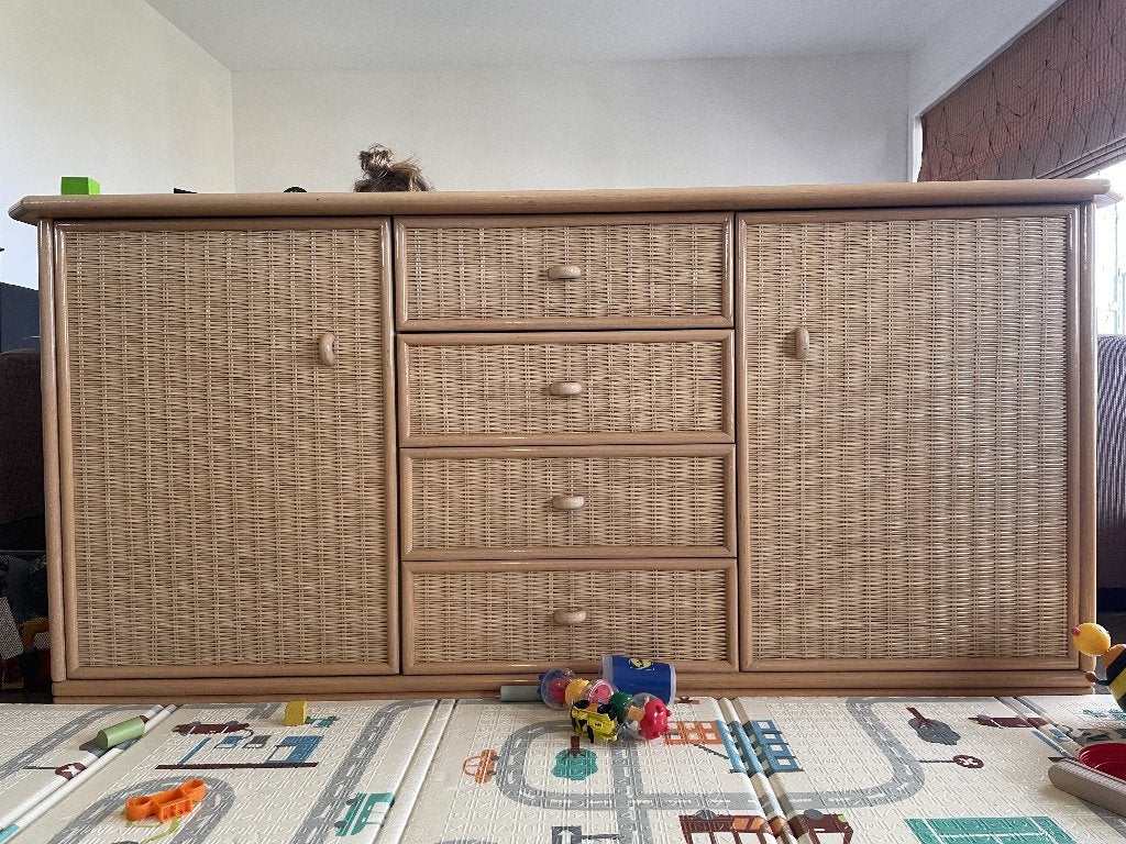 Commode en rotin Roberti, Enlèvement