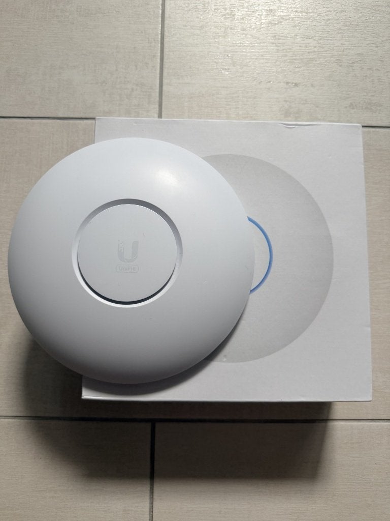 UniFi U6 Pro – Comme neuf + boîte d’origine, Informatique & Logiciels, Points d'accès, Enlèvement ou Envoi, Comme neuf, Ubiquiti