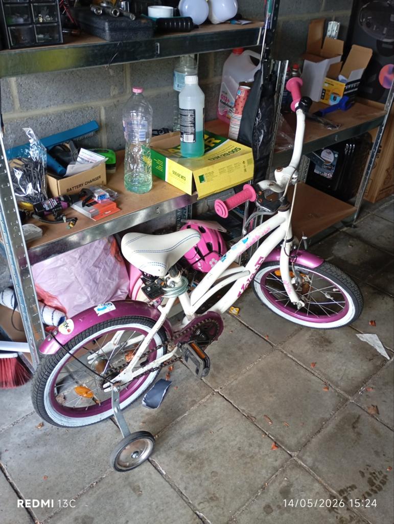 12 inch meisje fiets, Enlèvement
