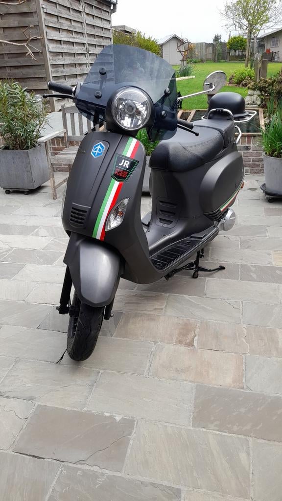 Neco Azzuro 125cc (Vespa gts), Ophalen, Gebruikt, Benzine