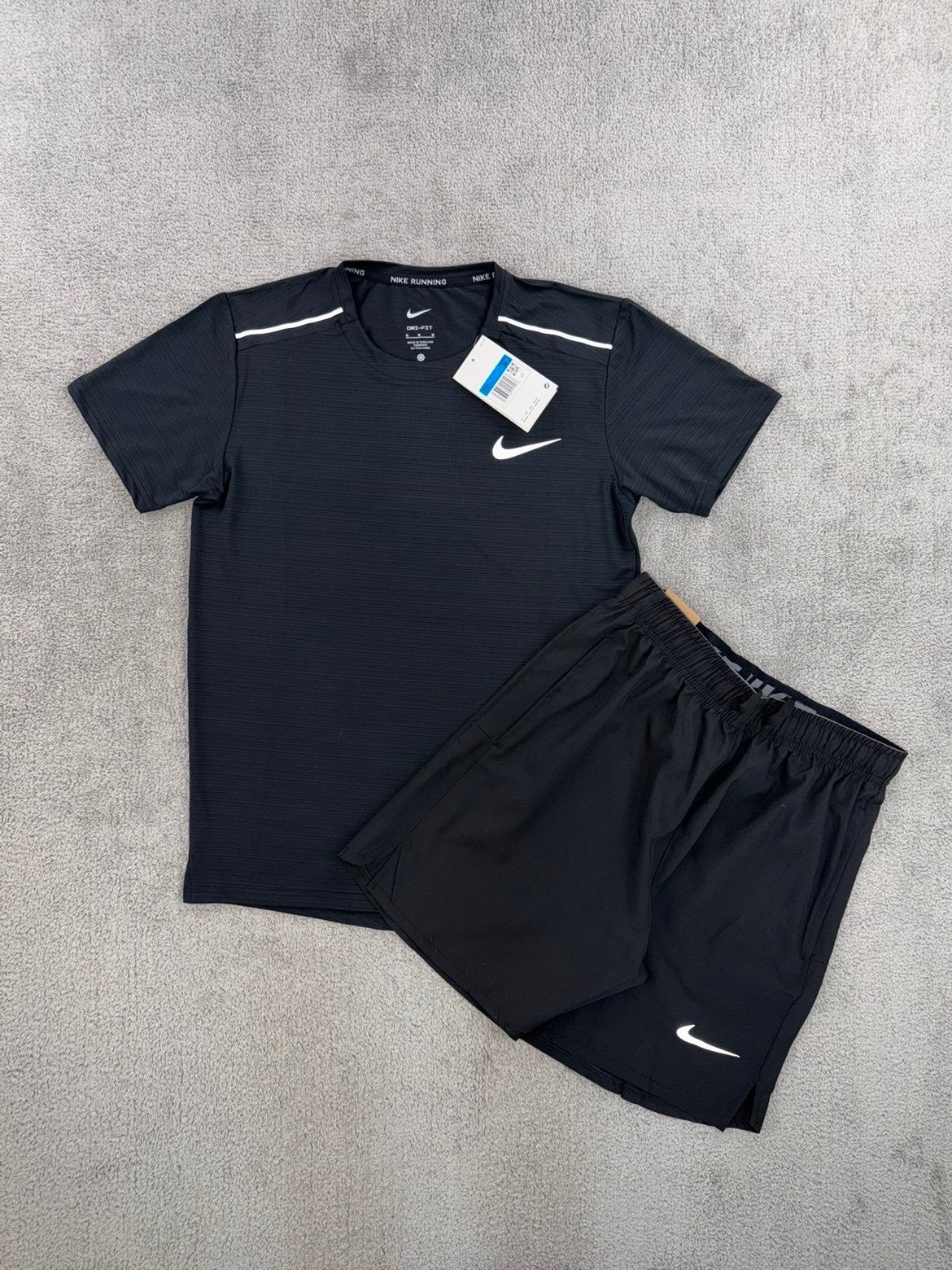Nike hardloopset maat M zwart, Kleding | Heren, Sportkleding, Ophalen, Maat 48/50 (M), Zwart, Overige typen