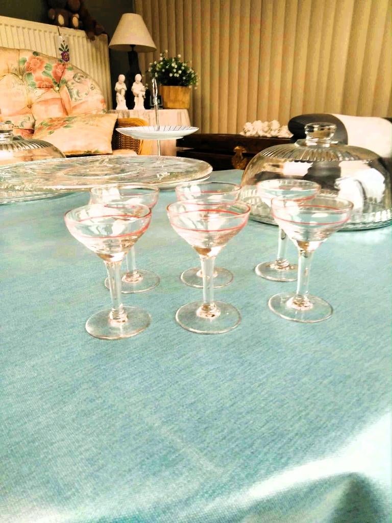 Set van 6 glazen met roze rand elegant & nostalgisch., Antiek en Kunst, Ophalen of Verzenden