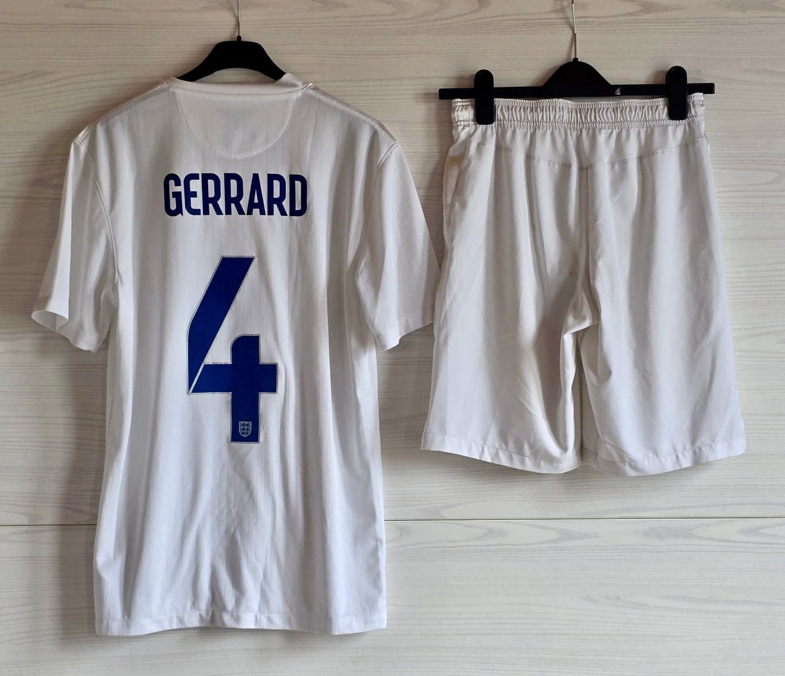 Engeland wk 2014 shirt en short maat S, Maat S, Ophalen, Zo goed als nieuw, Shirt