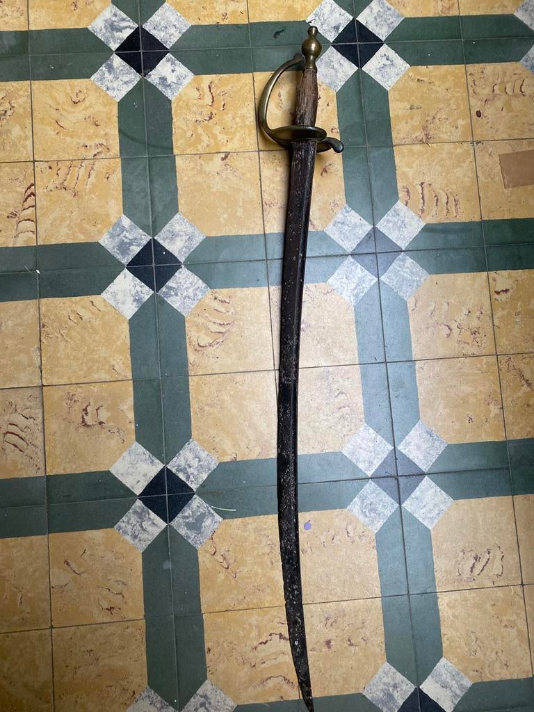 Ancien sabre Nordique ?, Enlèvement ou Envoi