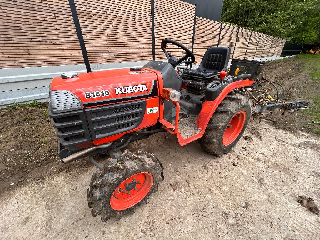 Mini-tracteur Kubota B1610 avec outils, Articles professionnels, Autres marques, Jusqu'à 2500, Jusqu'à 80 ch, Enlèvement
