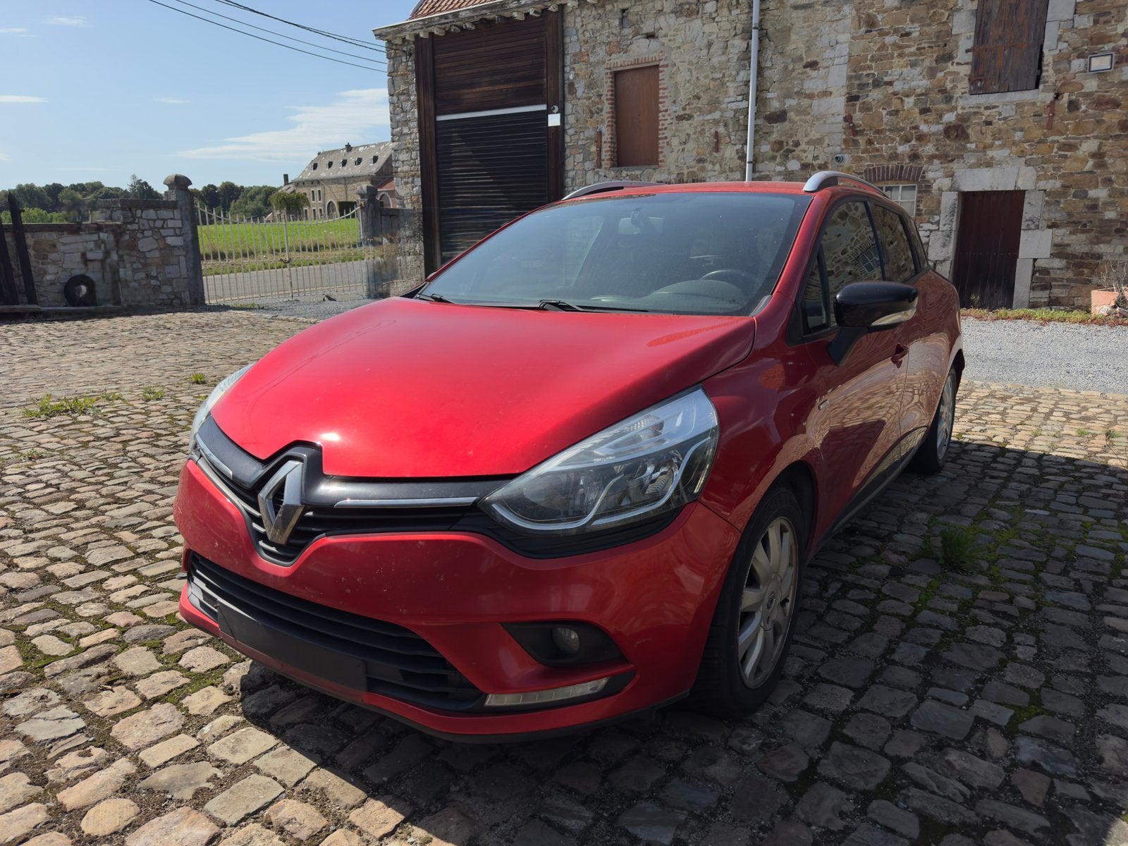 Renault Clio Break – 2018 – 250 000 km – Utilitaire, Autos, Renault, Rouge, Achat, Euro 6, 2 places