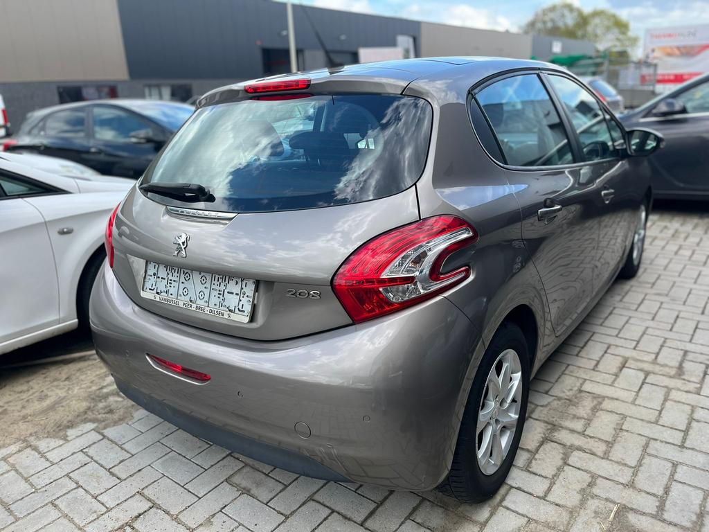Peugeot 208 2012 1.4 benzine, Auto's, Voorwielaandrijving, Euro 5, 4 cilinders, Bruin