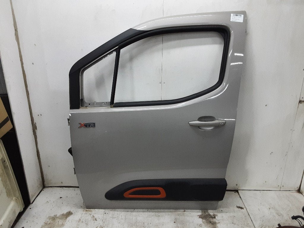 PORTIER LINKS VOOR Citroën Berlingo Multispace (01-2017/-), Auto-onderdelen, Gebruikt, Citroën, Deur, Rue de l'Espoir 34 34
4030  GRIVEGNÉE, BE