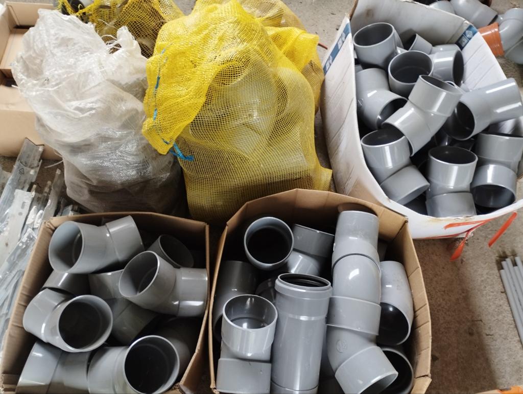 Lot accessoires pvc neufs différents diamètres, PVC