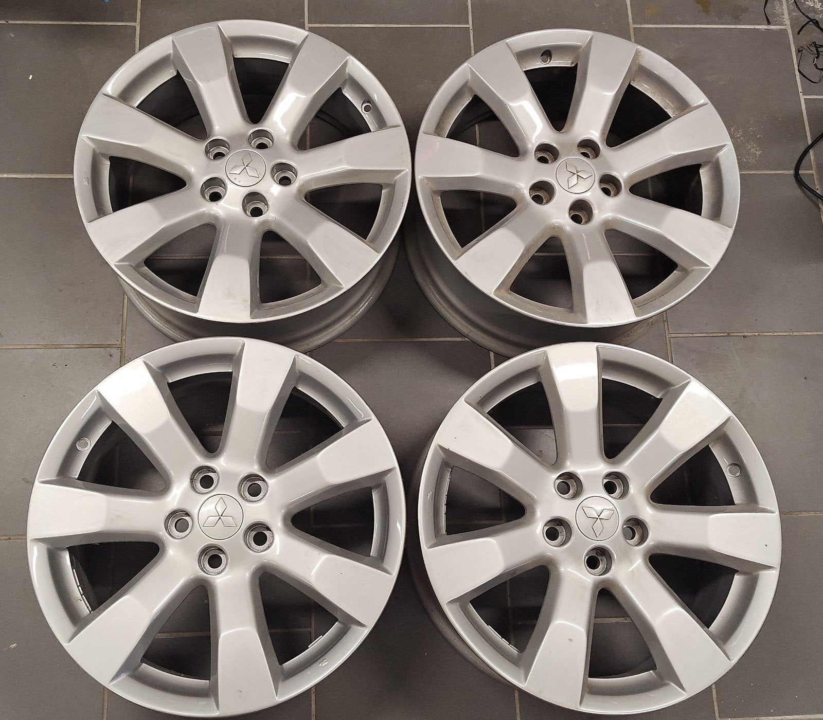 a vendre 4 jantes 18" Mitsubishi Outlander, Ophalen, Zo goed als nieuw