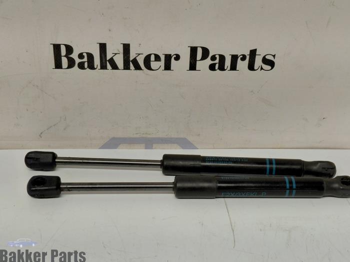 Amortisseur kit capot moteur d'un BMW 4-Serie, -, -, 3 mois de garantie, Utilisé