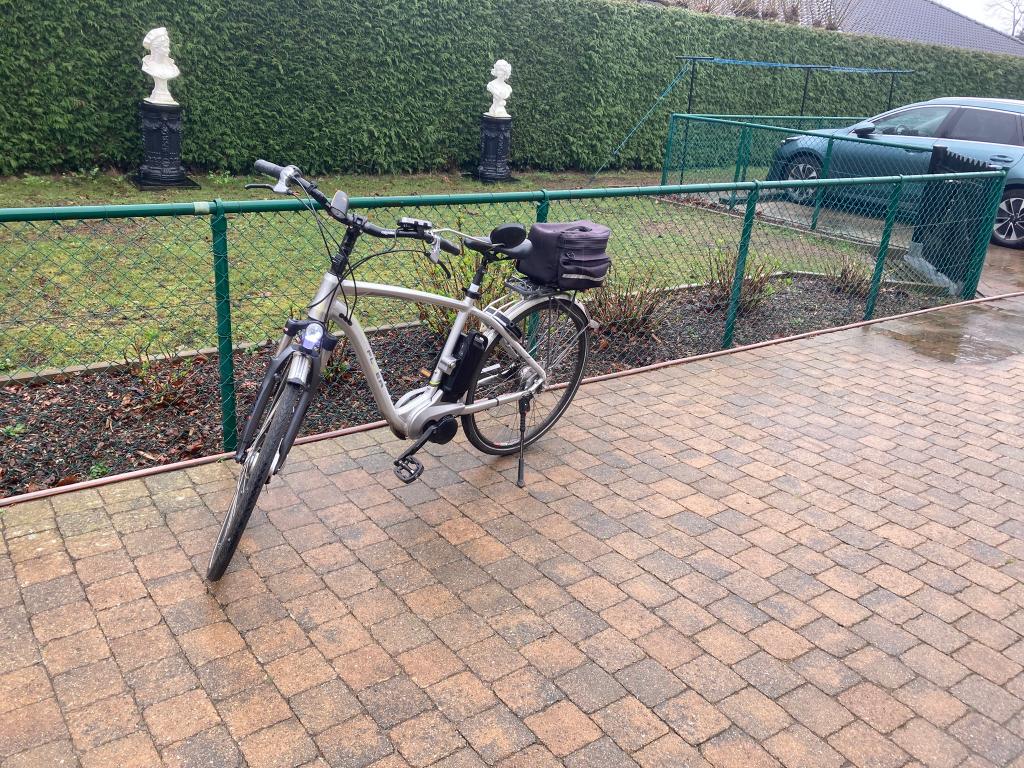 Flyer elektrische fiets, nieuwe batterij, maat M, Zo goed als nieuw, 51 tot 55 cm, 50 km per accu of meer, Ophalen