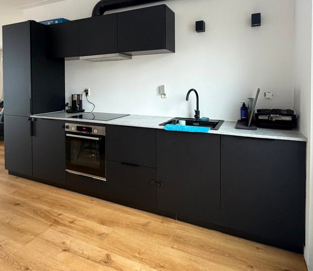 Luxe mat zwarte KVIK keuken inc Bosch apparatuurGEDEMONTEERD, Huis en Inrichting, Zwart, Enkelwandige keuken, Ophalen of Verzenden