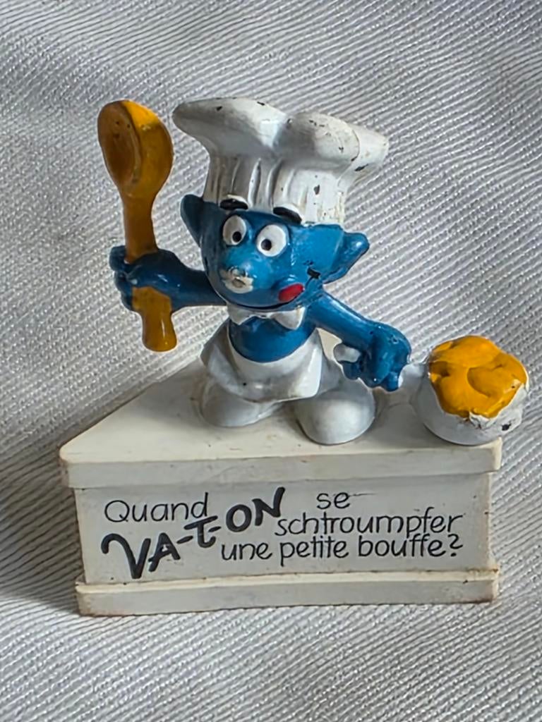 Schtroumpfs smurf sur socle vintage cuisine pâtissier . Figu, Enlèvement ou Envoi