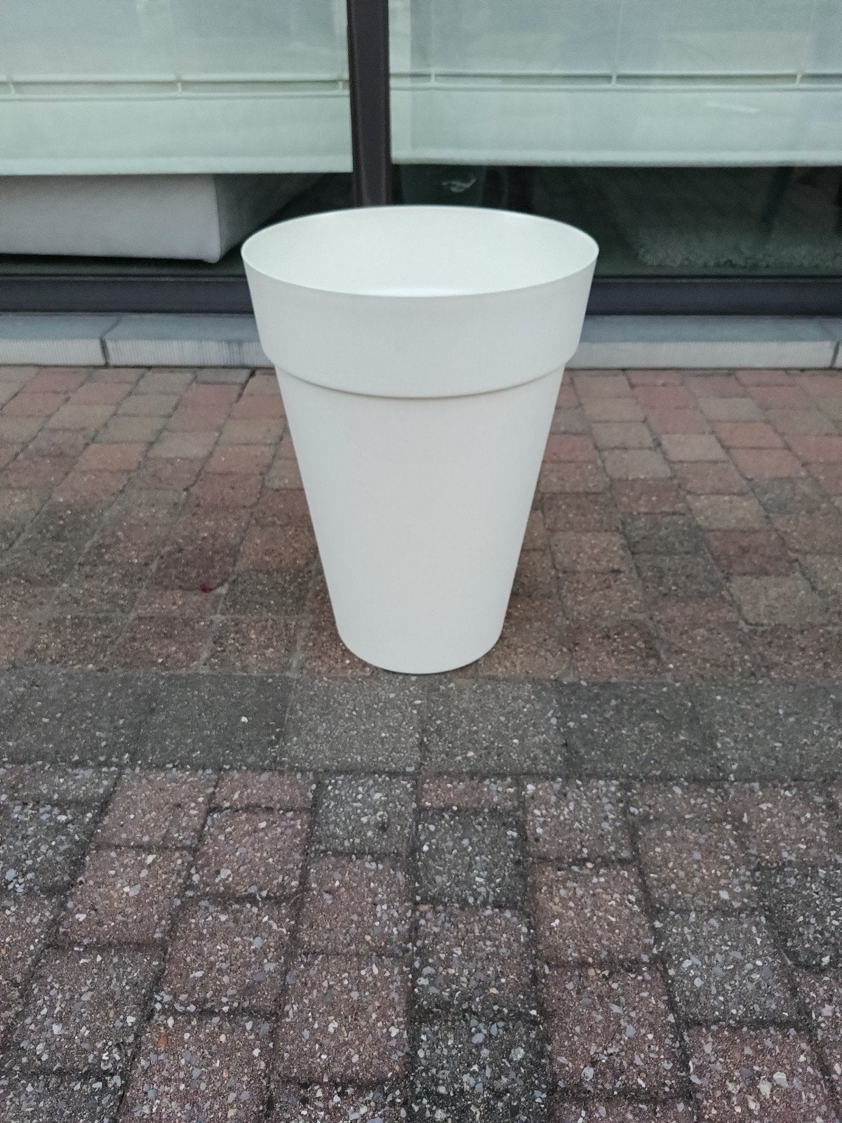 Mooie hoge witte bloempot.( kunststof), Ophalen, Kunststof, Rond, Zo goed als nieuw