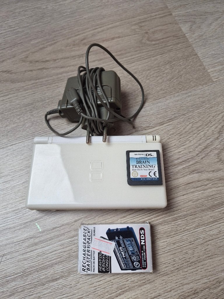 NDS Lite Wit Set,Incl Oplader, Brain Training & Extra Accu, Ophalen