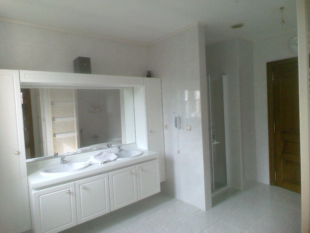 Salle de bain (baignoire+robinets+lavabos+douche+meubles), Enlèvement, Comme neuf, Avec baignoire
