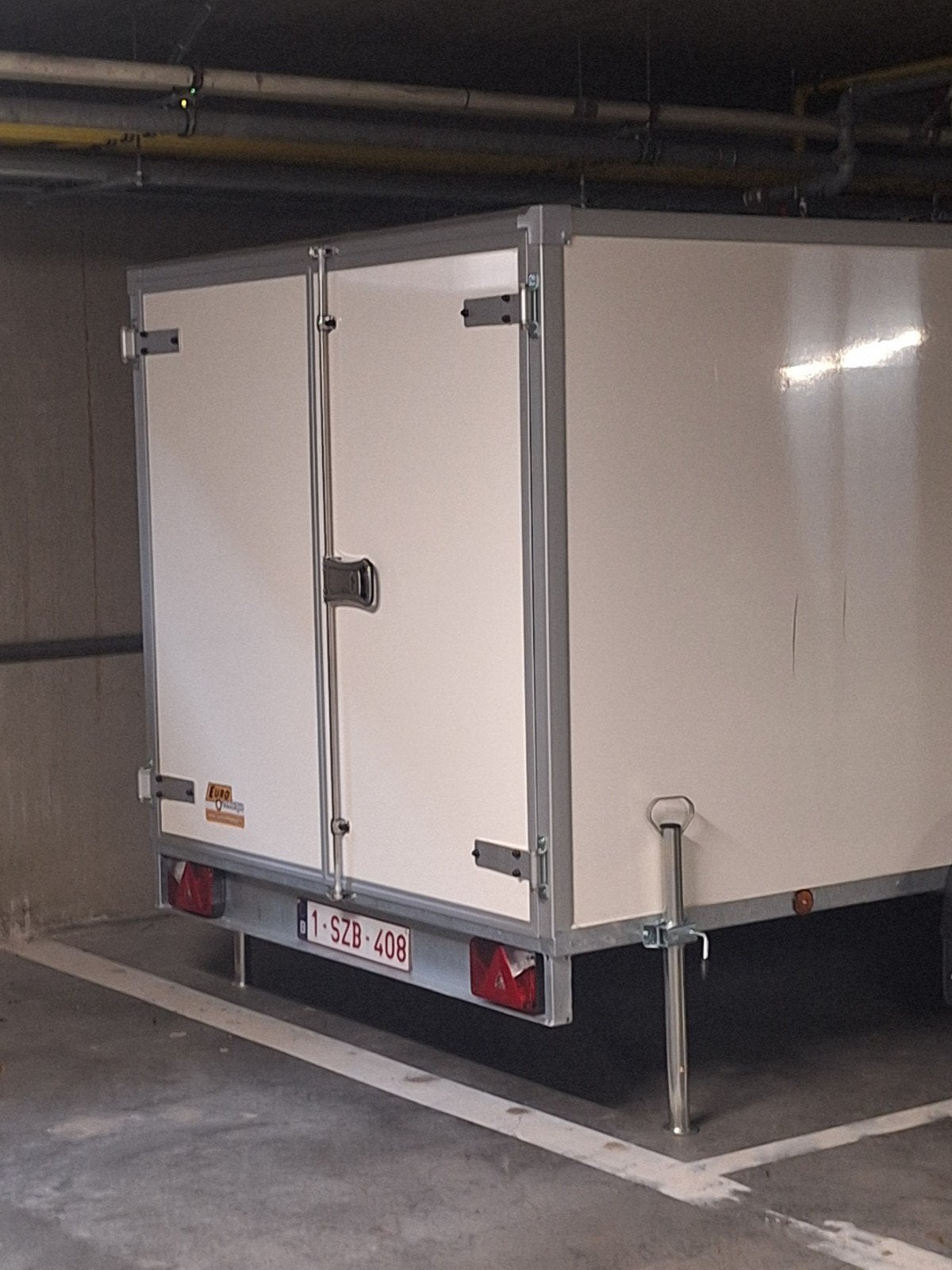 Gesloten aanhangwagen, Ophalen, Nieuw