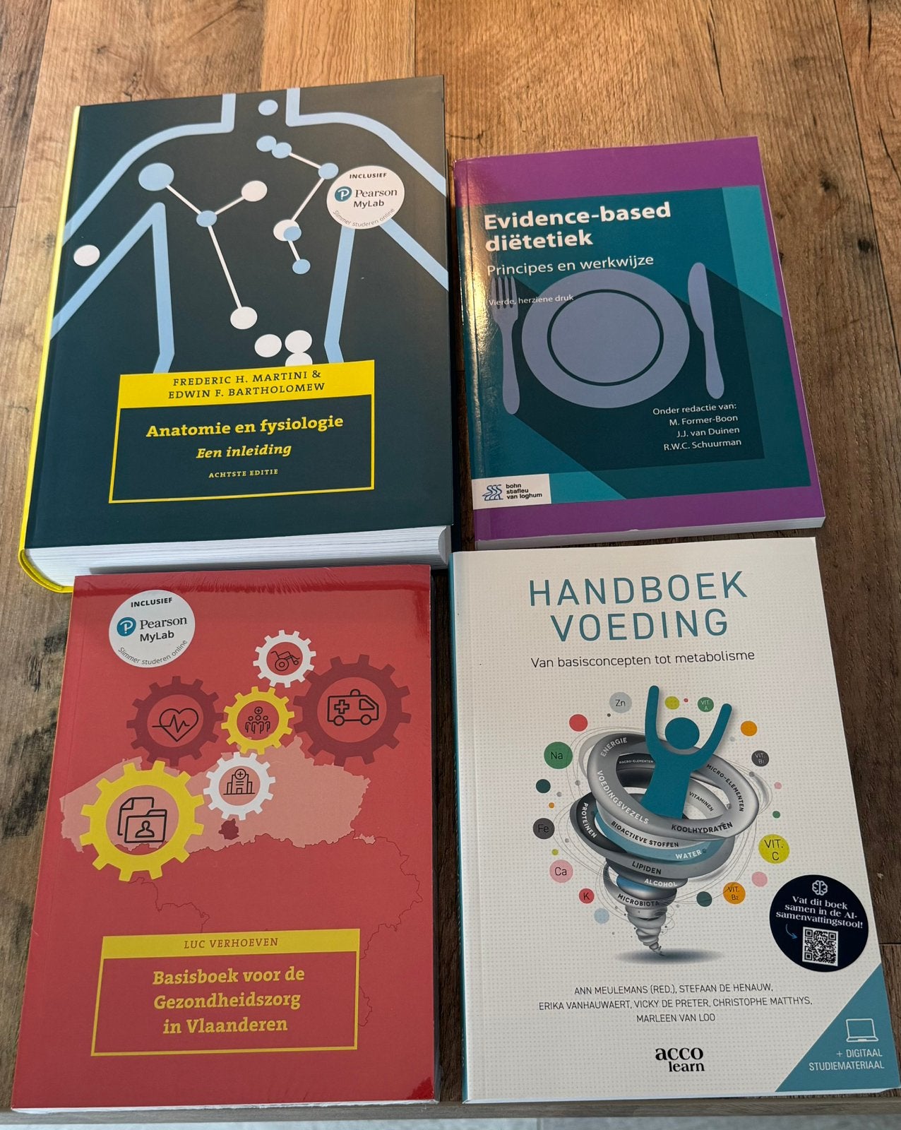 Cursusboeken opleiding Voeding en Dieet - Odisee 1ste jaar, Ophalen, Zo goed als nieuw