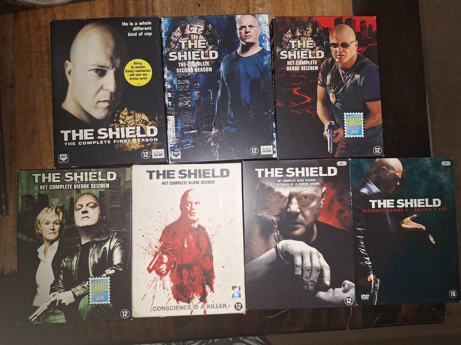 The Shield - Complete Serie DVD Boxen (Seizoen 1-7), CD & DVD, DVD | TV & Séries télévisées, Drame, Saison 1, Série complète, Enlèvement ou Envoi