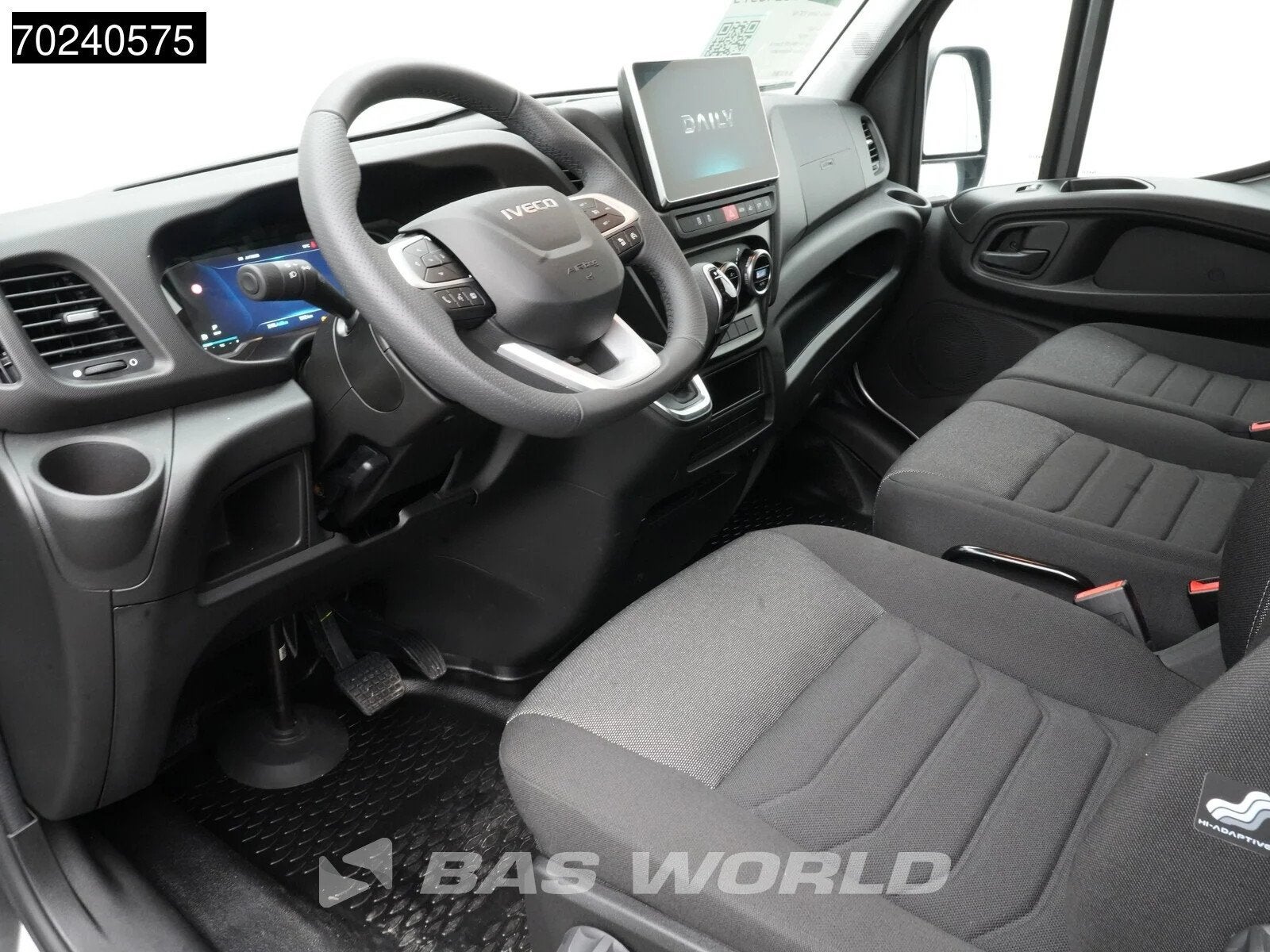 Iveco Daily 35C18 BPM VRIJ! 3.0L Automaat L3H2 180PK Dubbell, Auto's, Bestelwagens en Lichte vracht, Automaat, Stof, Euro 6, 4 cilinders