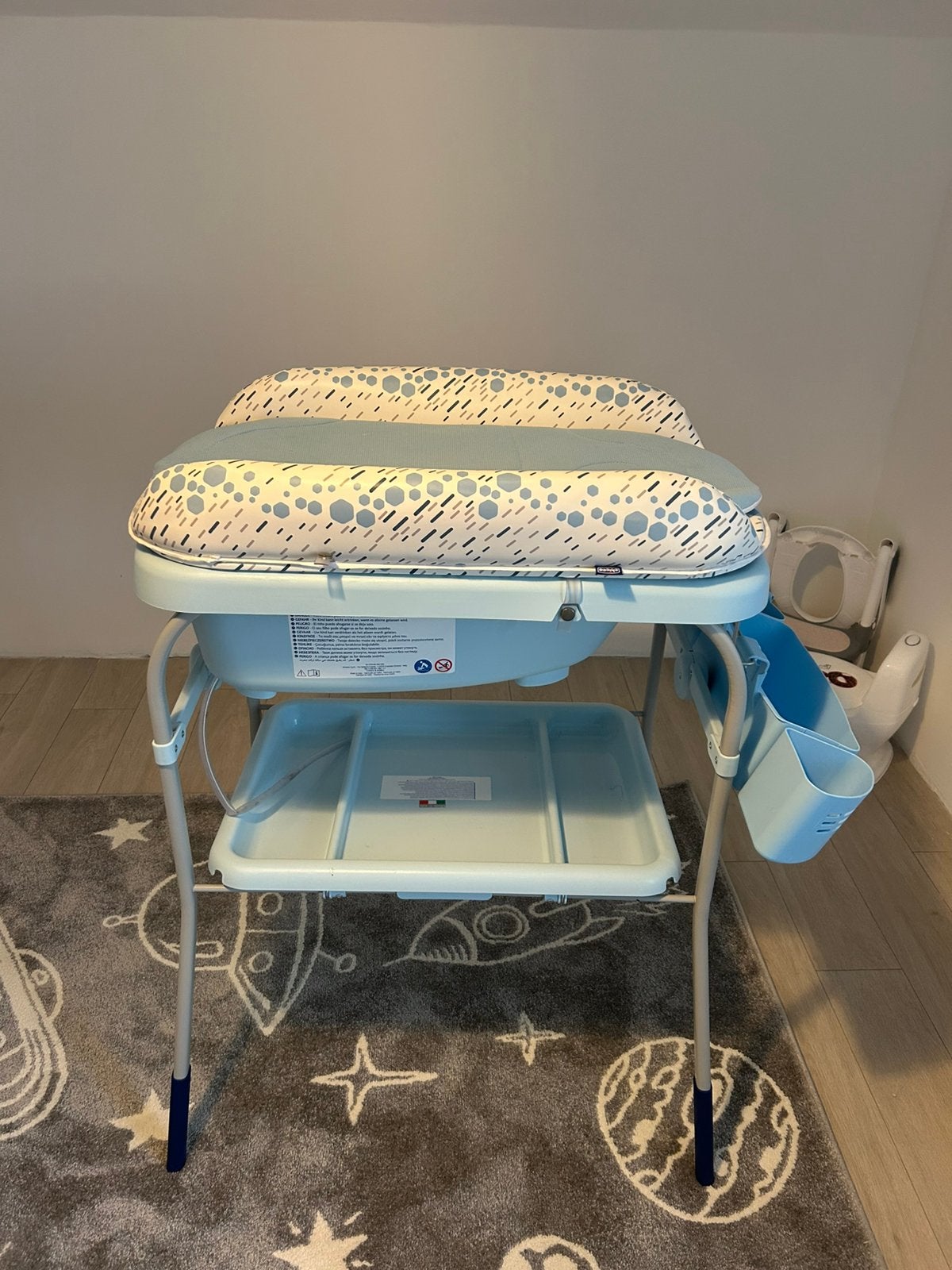 Babybad en verzorgingstafel met babybadje  zo goed als nieuw, Ophalen, Zo goed als nieuw, Aankleedkussen