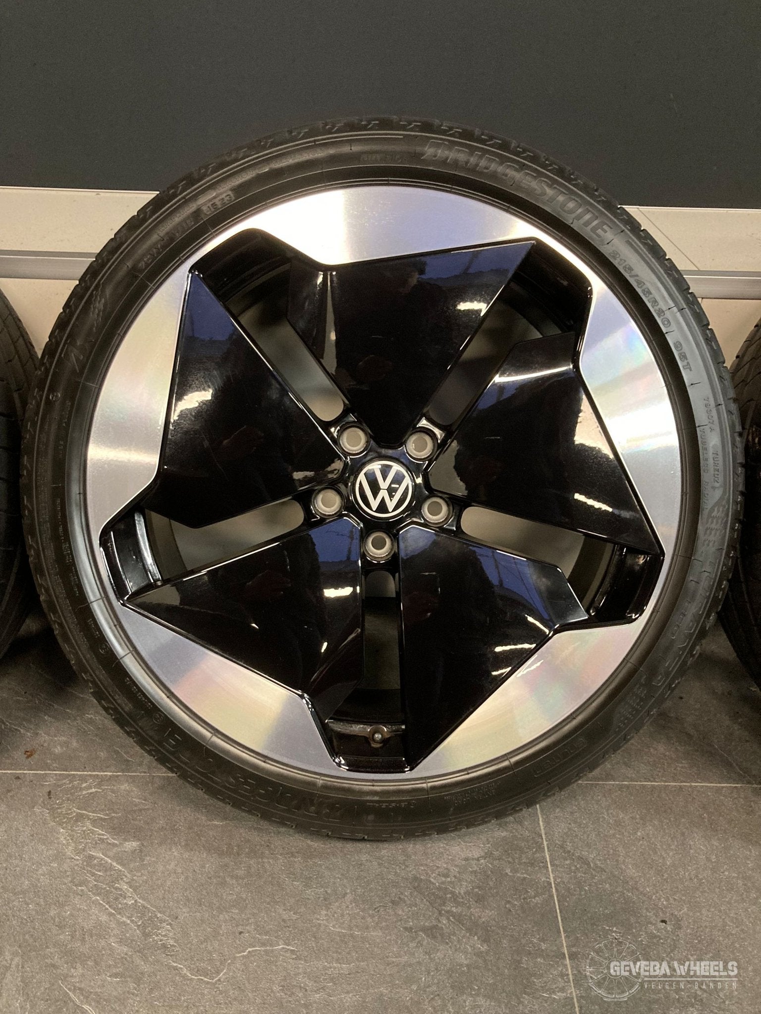 20” originele Volkswagen ID.3 ‘Sanya’ velgen + banden 5x112, Autos : Pièces & Accessoires, Pneus & Jantes, Pneus et Jantes, 215 mm