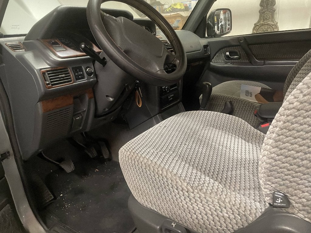 TE KOOP Mitsubishi pajero 2 oldtimer, foto 5