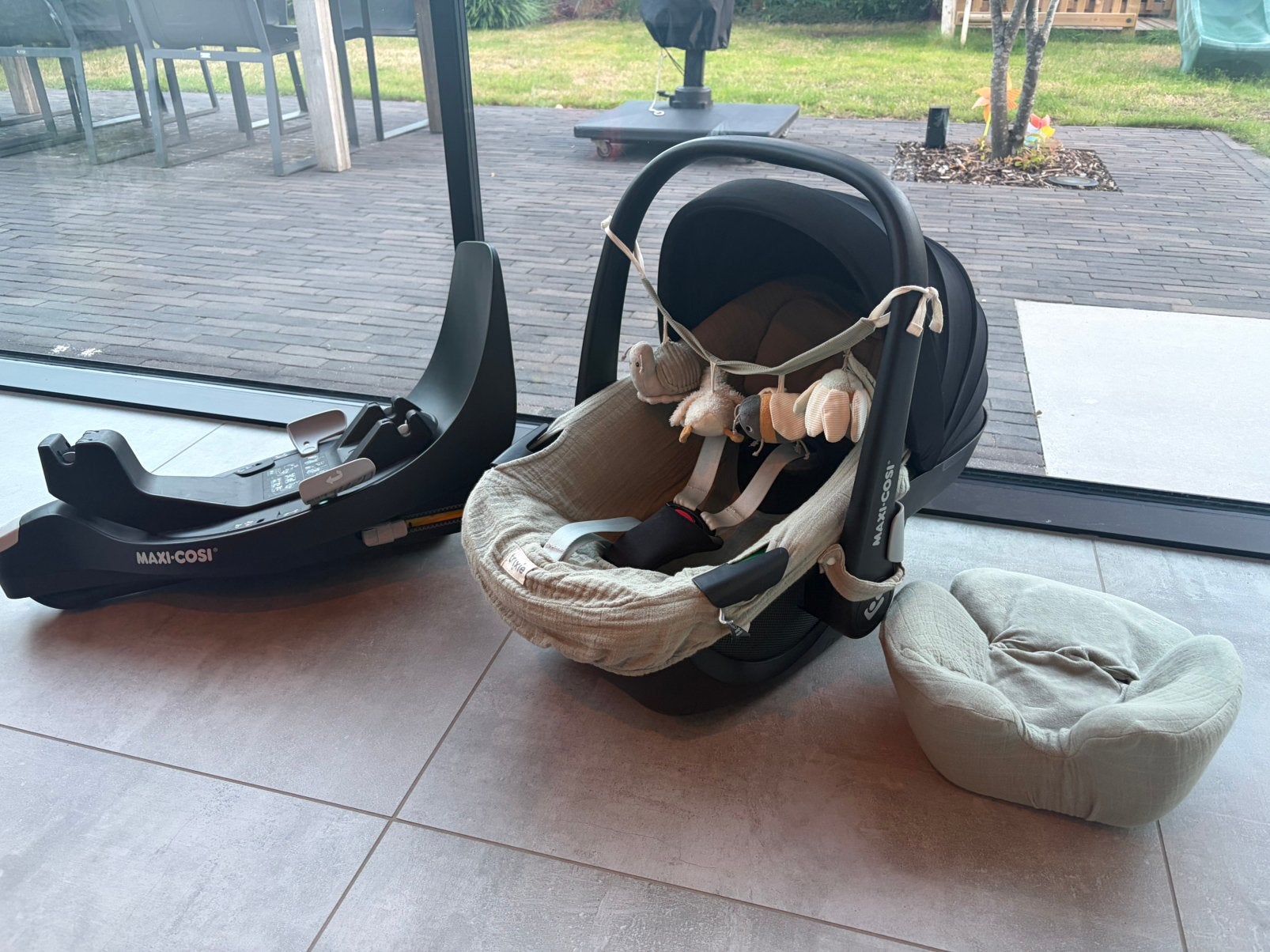 Maxi cosi pebble 360 + isofix (draaiend) + hoes, Ophalen