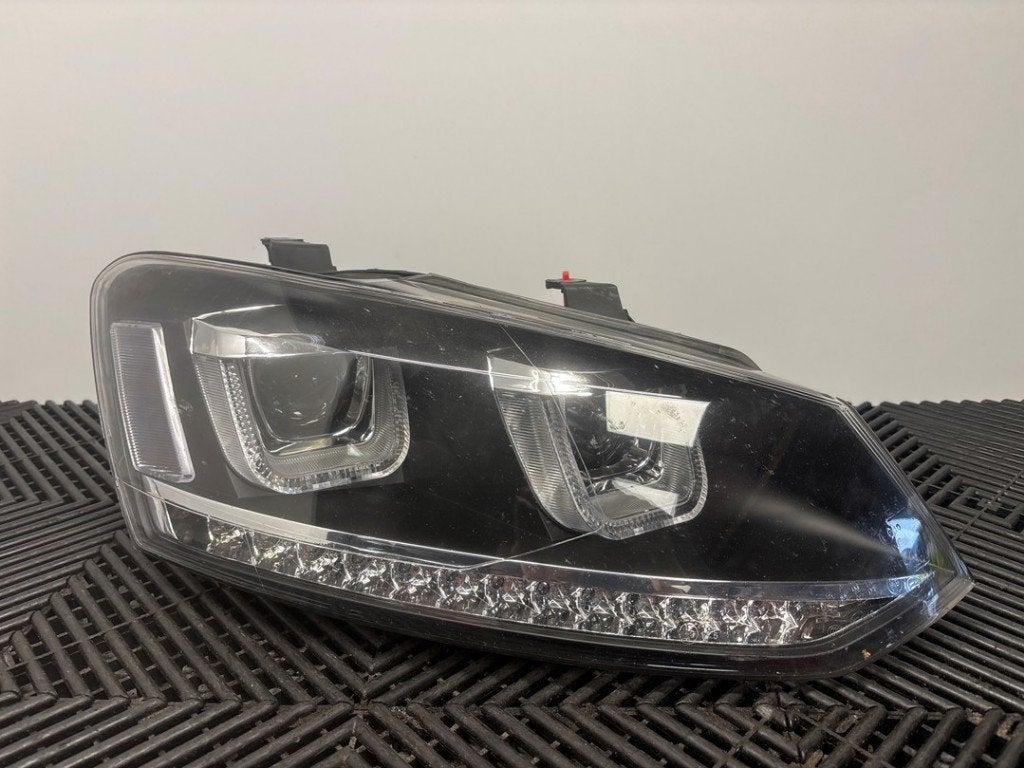 PHARE / OPTIQUE AVANT DROIT Volkswagen Polo V (6R), Volkswagen, Volkswagen AG, Utilisé, Kundenbetreuung@volkswagen.de