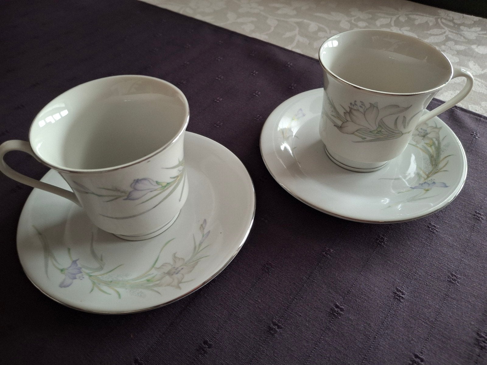 Set tasse et soucoups en porcelaine 12 pièces, Enlèvement
