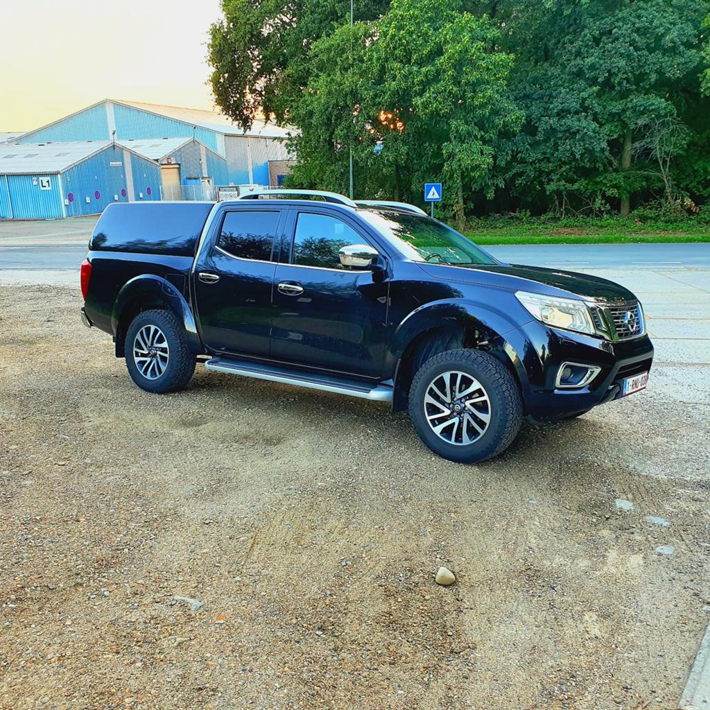 Nissan Navara d23 Tekna full option 190pk, Auto's, Nissan, Automaat, 4 deurs, 4 cilinders, Parkeersensor