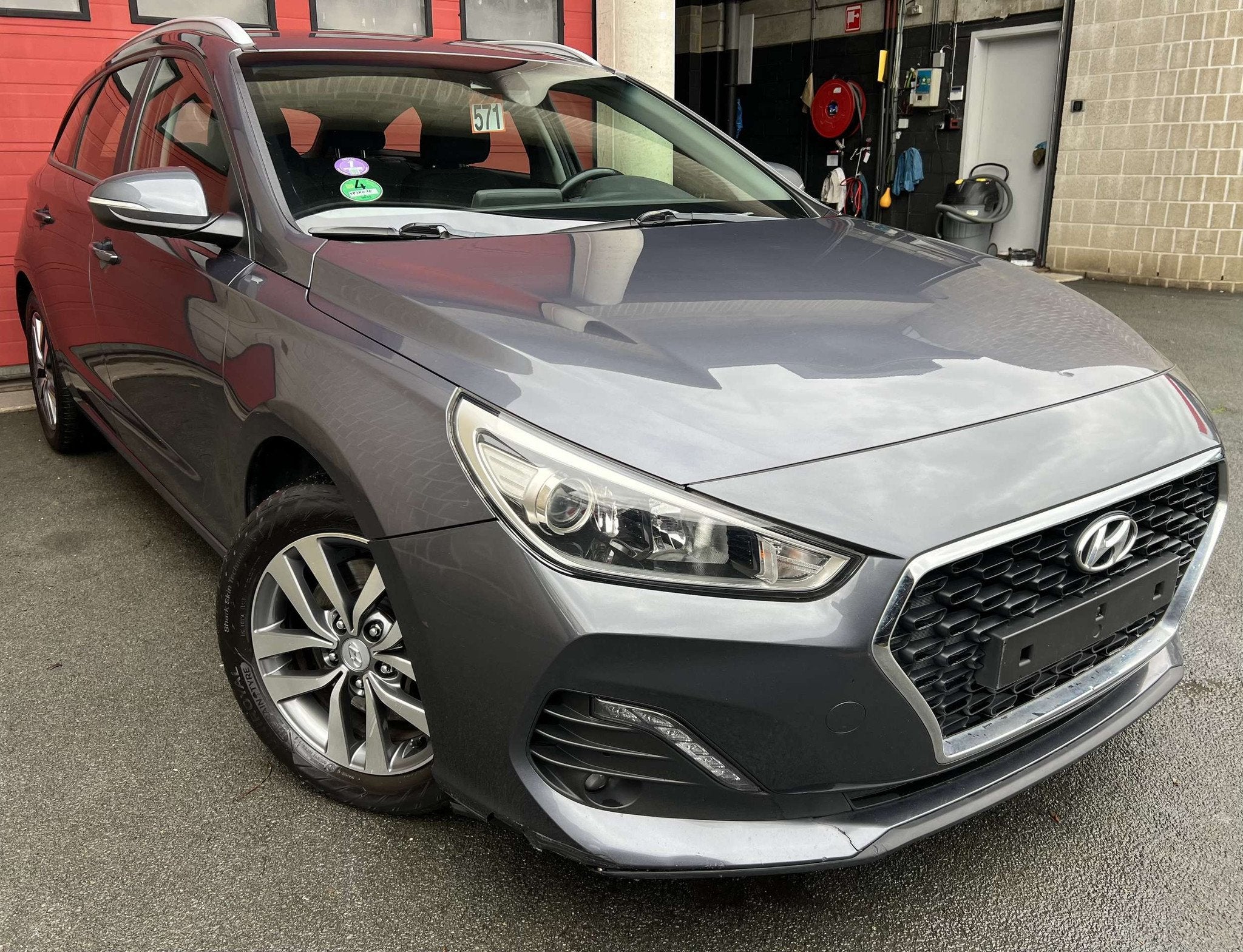 Hyundai i30 SW 1.0 T-GDi Twist + CLIM + NAVI + CAR-PASS, Gebruikt, Euro 6, 120 pk, Bedrijf