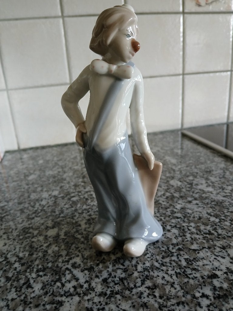 Porselein beeldjes, Ophalen