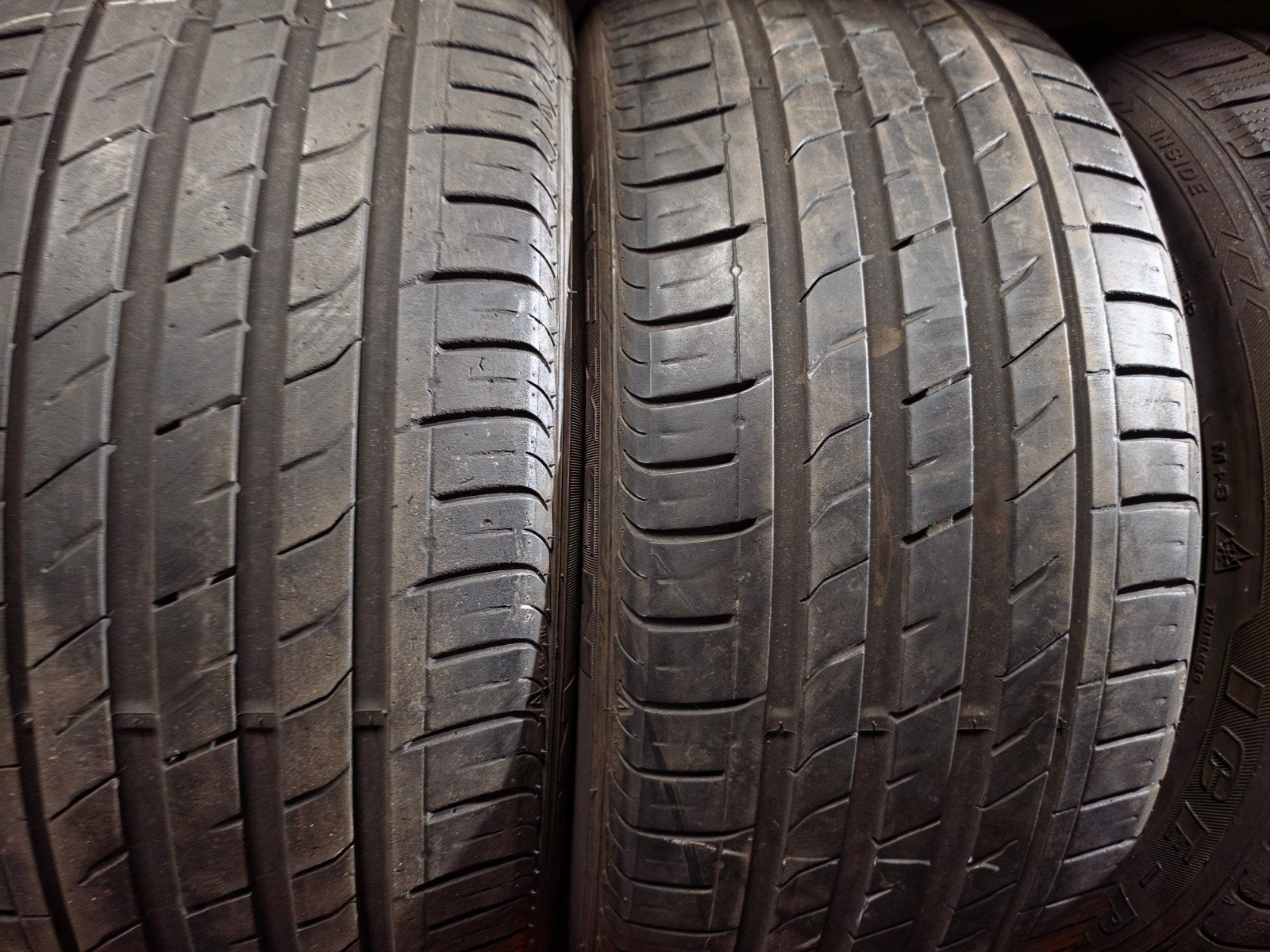 255/40r19 nemen 60€ per stuk met montage en balanceren, Ophalen