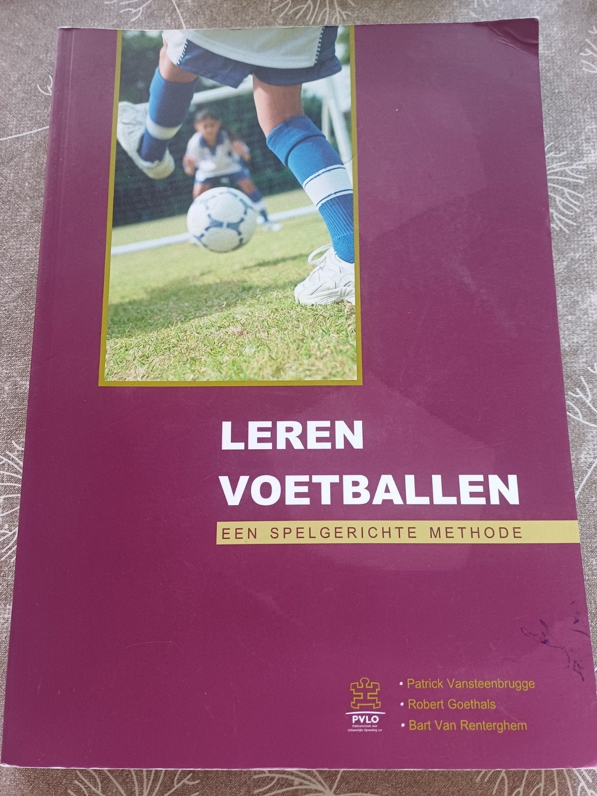 leren voetballen een spelgerichte methode., Ophalen, Zo goed als nieuw