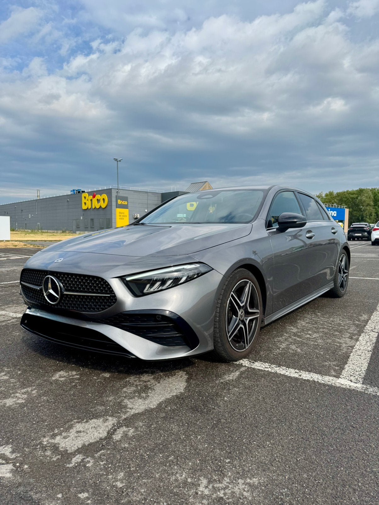 MERCEDES A180 AMG, Autos, 100 kW, Achat, Euro 6, Noir