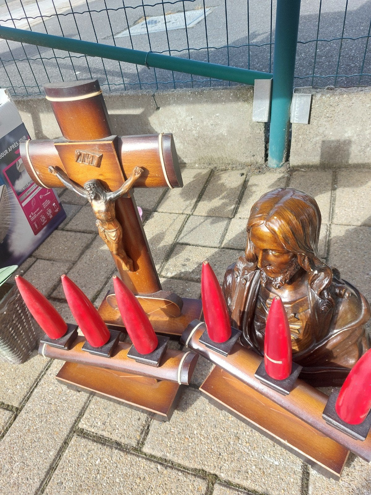 Kruis + beeld en kaarsen, Ophalen