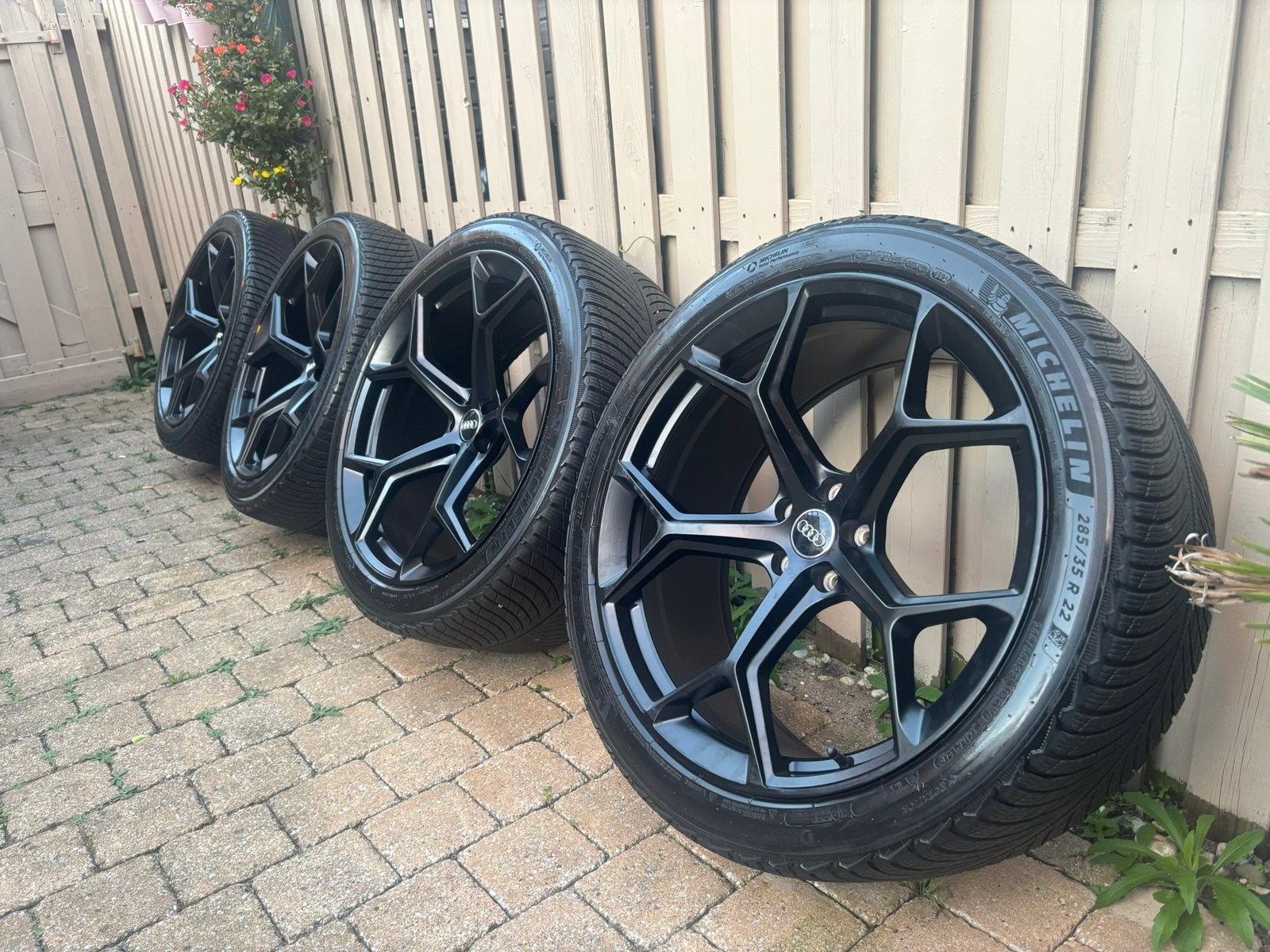 22 inch Audi LOOK velgen 285/35/22 Winter AUDI E tron 55 Q7, Auto-onderdelen, Ophalen, 285 mm, Banden en Velgen, Nieuw
