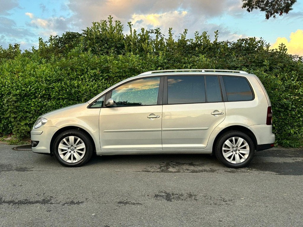 Volkswagen Touran Automatique 1.4 Essence €4 7places, Argent ou Gris, Achat, Entreprise, 7 places