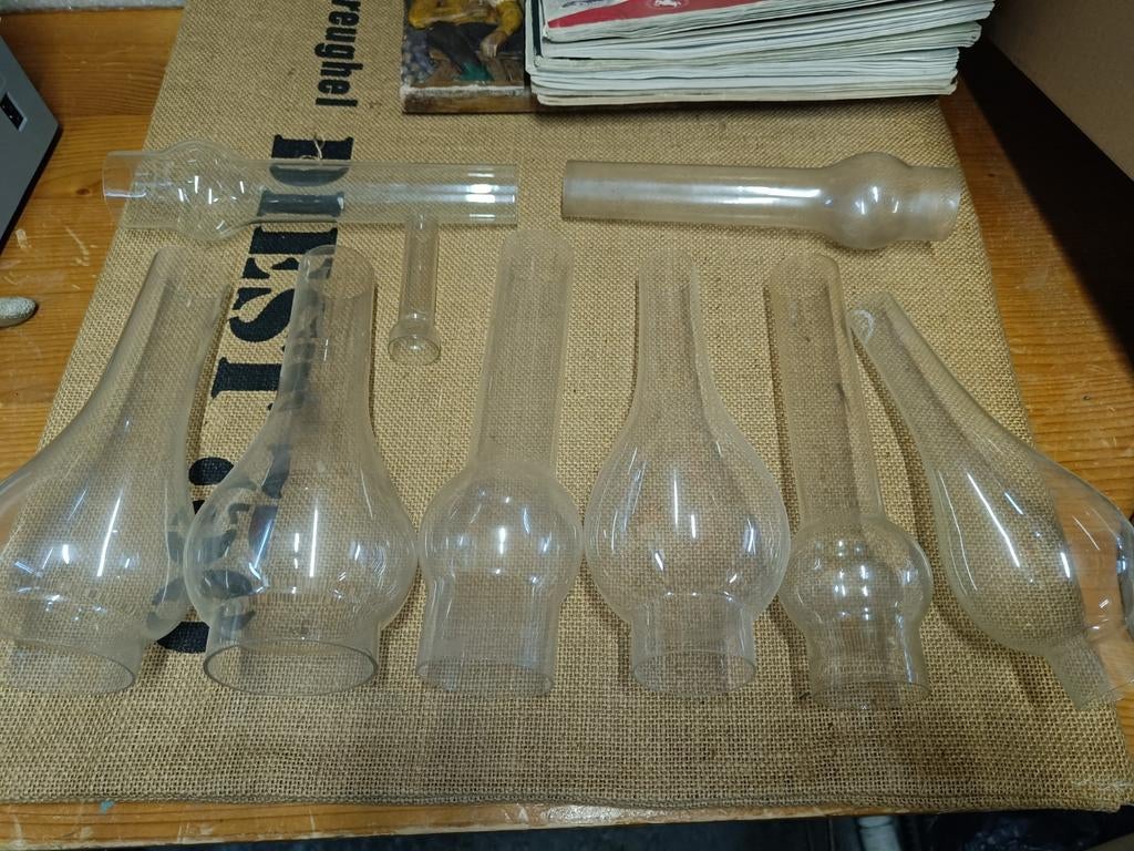 Lot glazen voor olielamp, Enlèvement