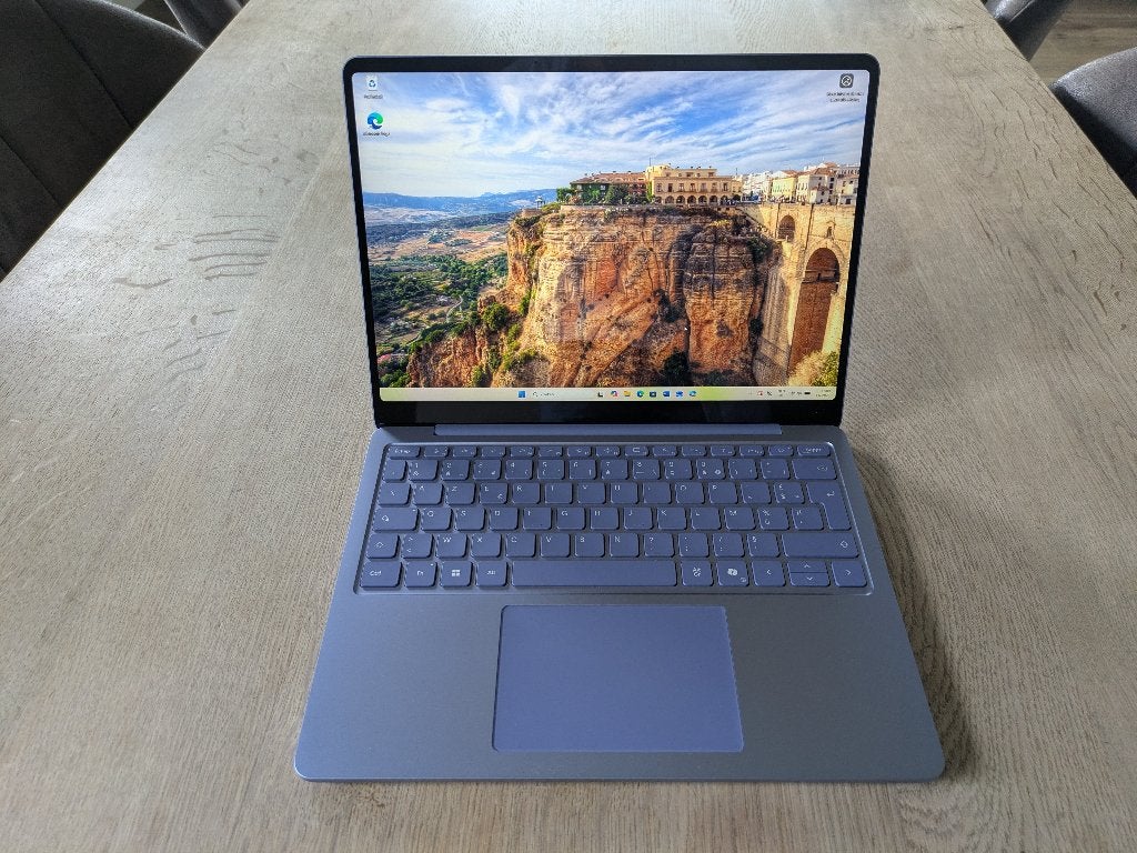 Microsoft Surface Laptop 13" Copilot+ PC - Violet, 13 pouces, Avec écran tactile, SSD, Azerty